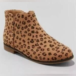 Girls size 1 Cat & Jack Suede Leopard Print Boots